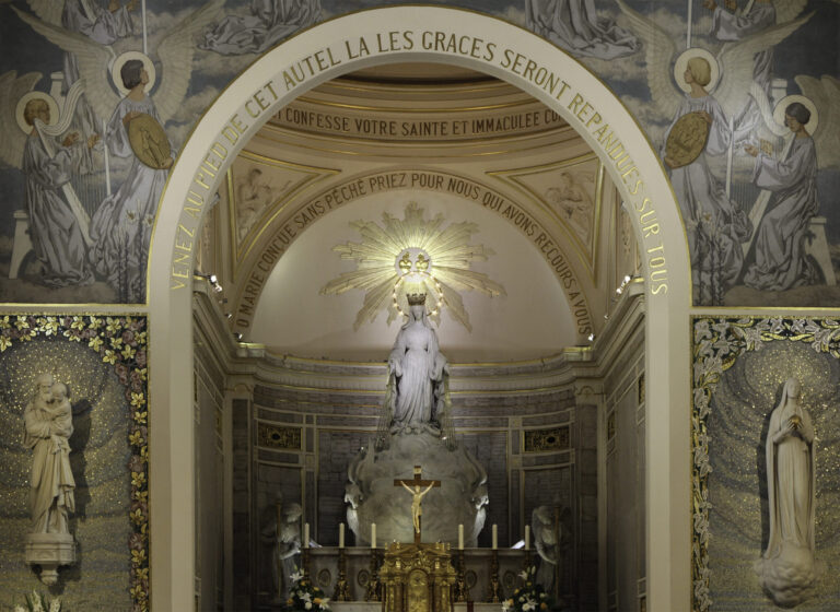 CudownyMedalik Chapel-Paris